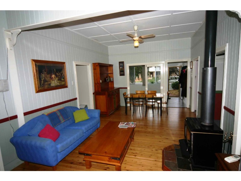 36 Pratten Street, Dalby QLD 4405