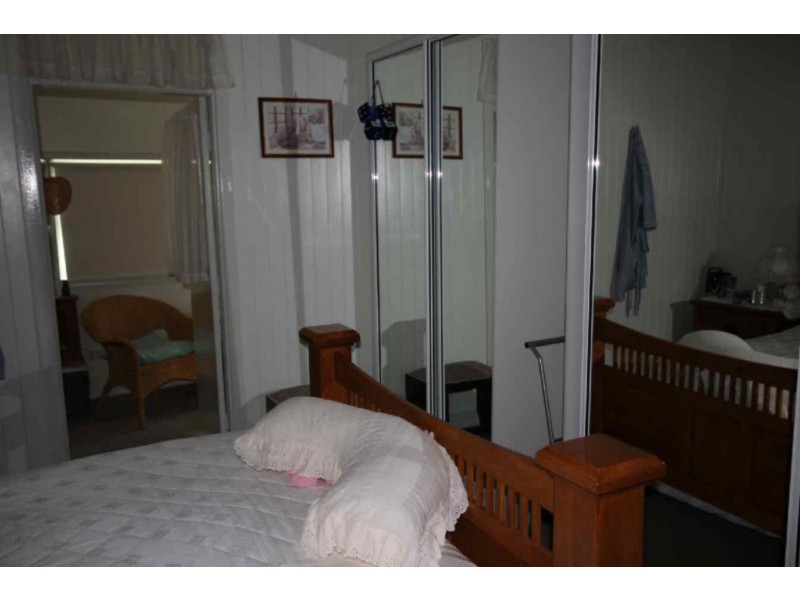 16 Annie Street, Dalby QLD 4405