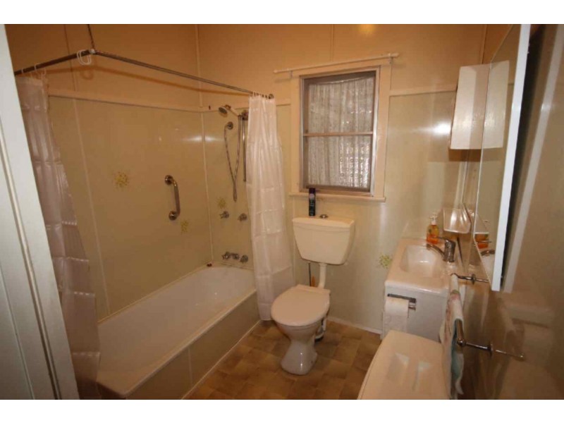 14 Moreton Street, Dalby QLD 4405