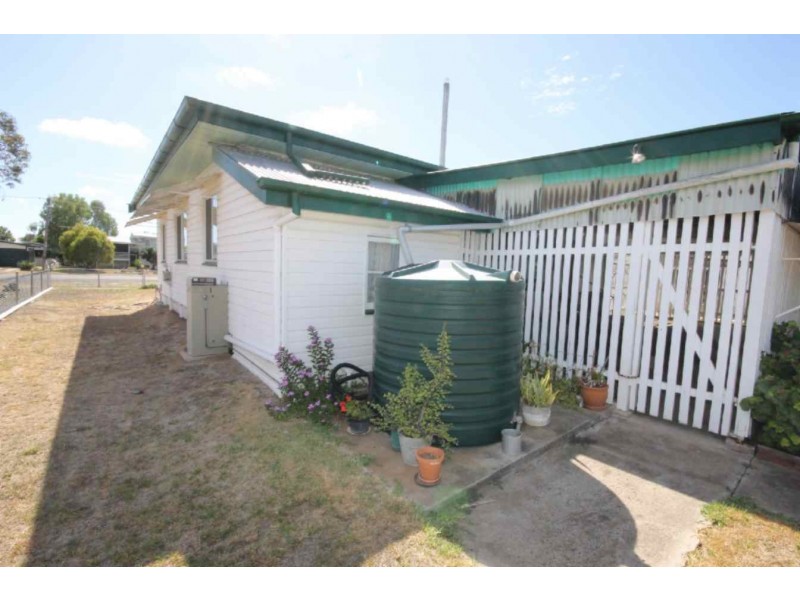 14 Moreton Street, Dalby QLD 4405