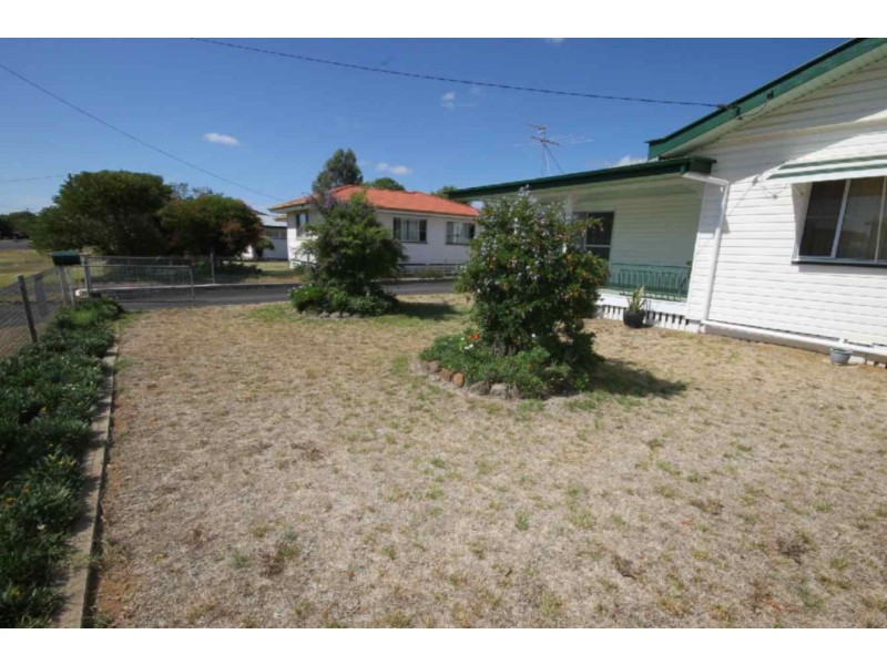 14 Moreton Street, Dalby QLD 4405