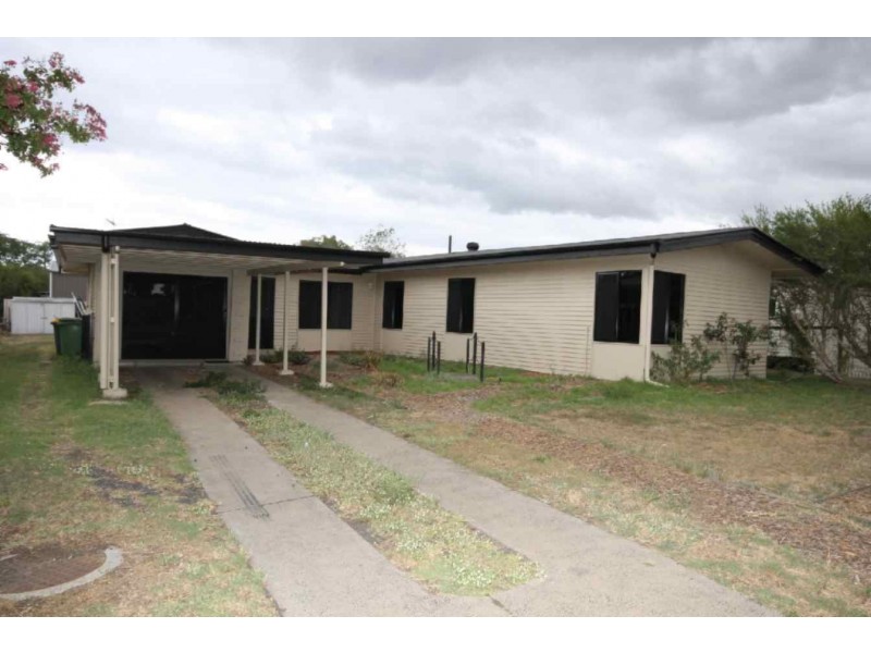 136 Drayton Street, Dalby QLD 4405