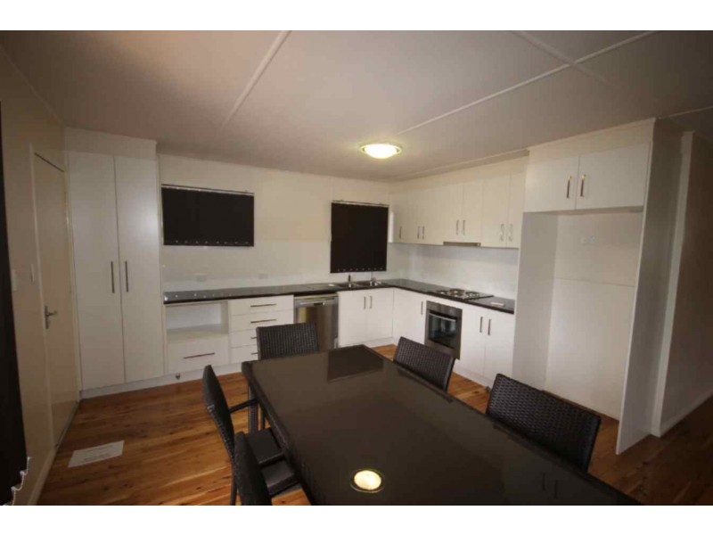 136 Drayton Street, Dalby QLD 4405