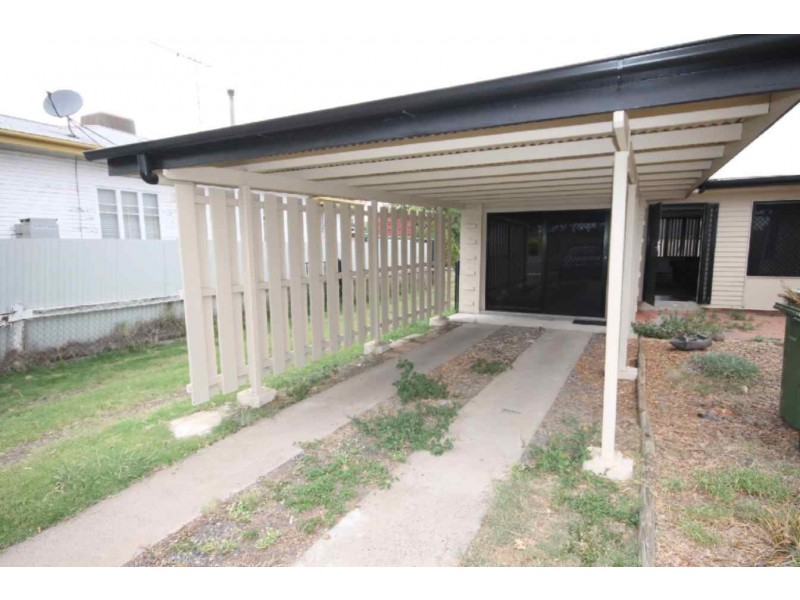 136 Drayton Street, Dalby QLD 4405