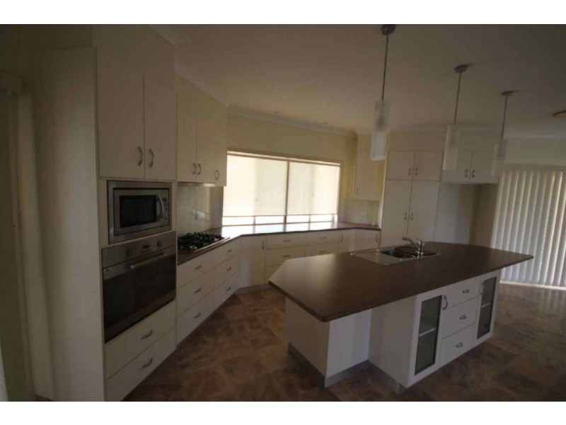 61 Sydney Street, Jandowae QLD 4410