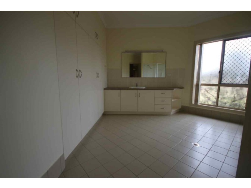 61 Sydney Street, Jandowae QLD 4410