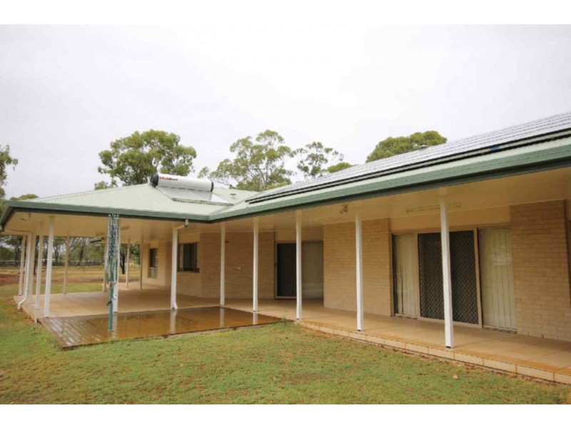 61 Sydney Street, Jandowae QLD 4410