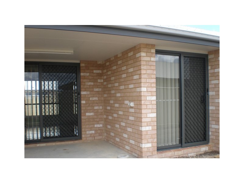 5 Barry Place, Dalby QLD 4405