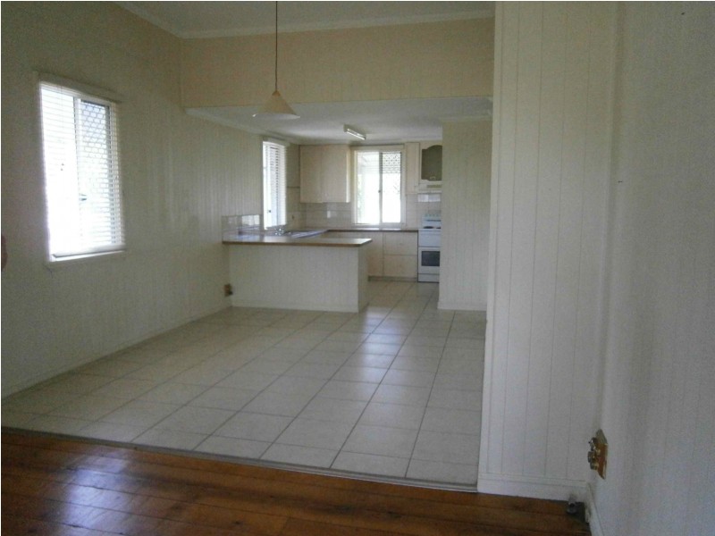 82 Edward Street, Dalby QLD 4405