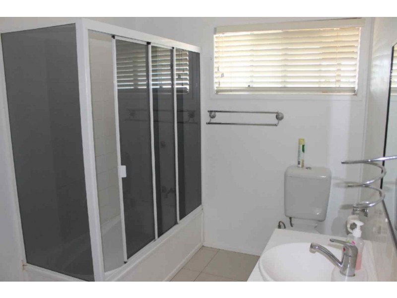 14 HEDGE ROAD, Dalby QLD 4405
