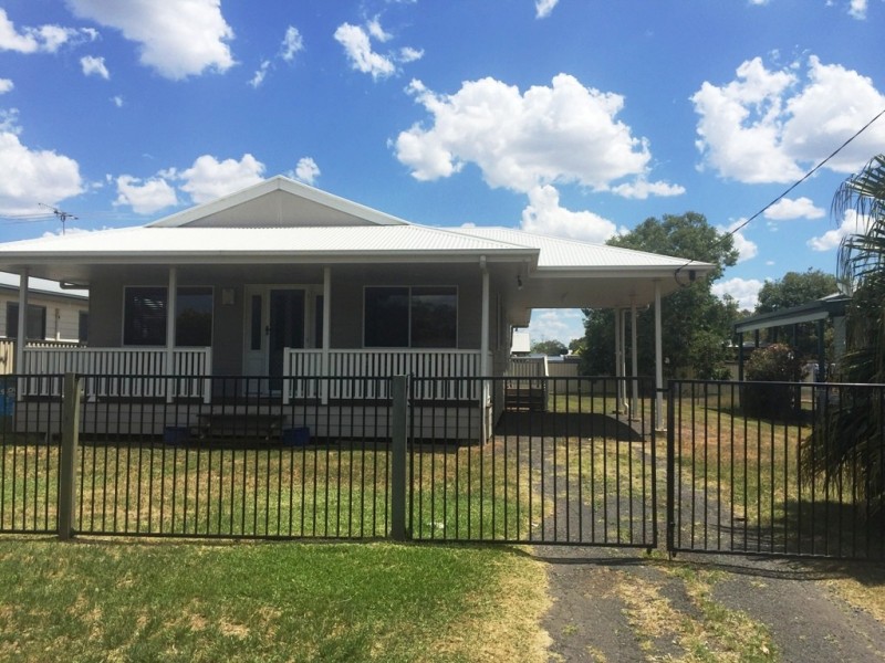 62 Curtis Street, Dalby QLD 4405