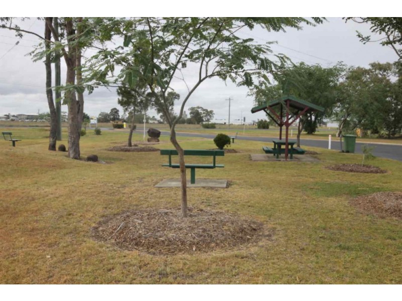5 Pine Street, Dalby QLD 4405