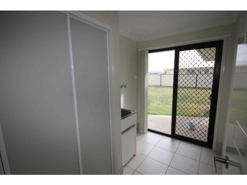 5 Pine Street, Dalby QLD 4405