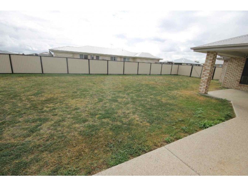 5 Pine Street, Dalby QLD 4405