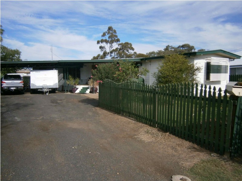 1 Geisel Street, Dalby QLD 4405