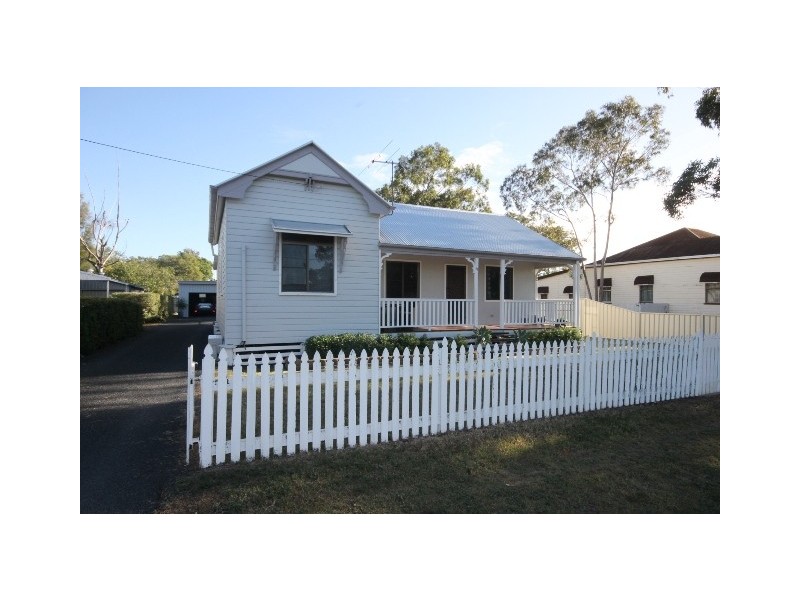 96 Pratten Street, Dalby QLD 4405