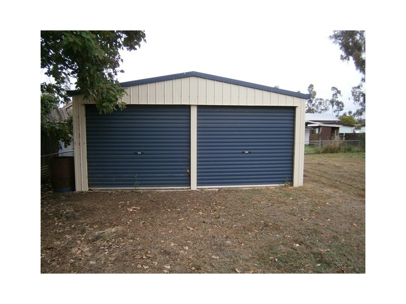 8 Geraghty Street, Cecil Plains QLD 4407