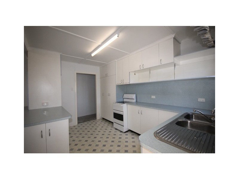 20 Knox Street, Dalby QLD 4405