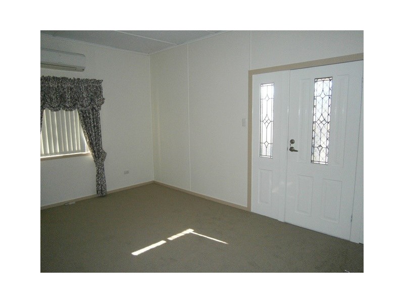 12 Curtis Street, Dalby QLD 4405