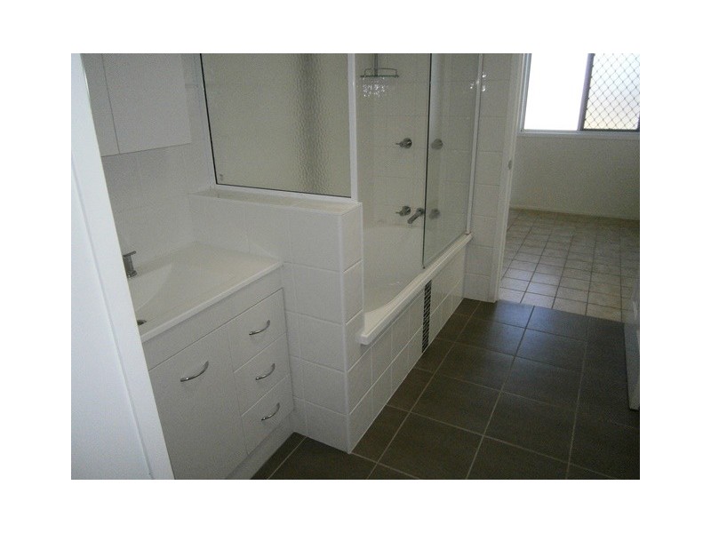 12 Curtis Street, Dalby QLD 4405