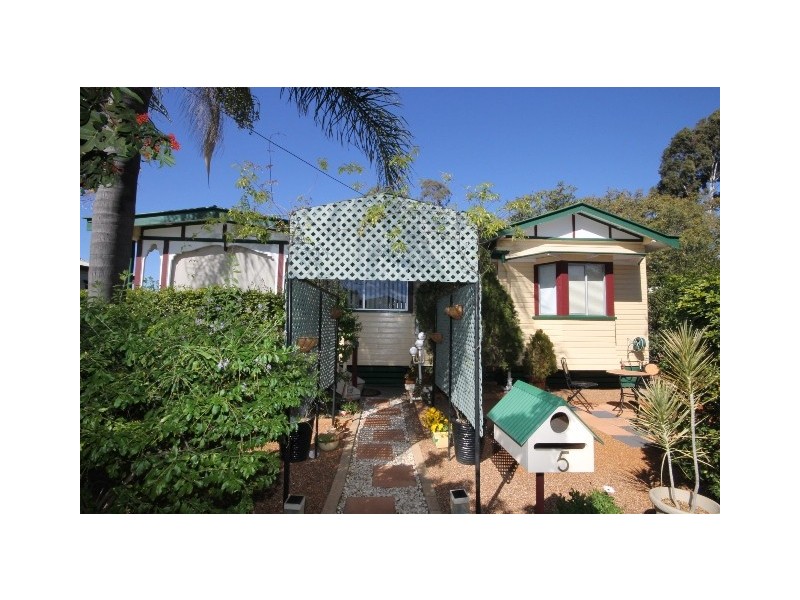 5 Wooburn Street, Dalby QLD 4405