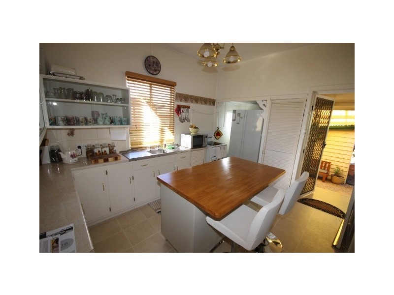 5 Wooburn Street, Dalby QLD 4405