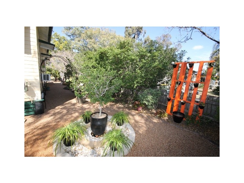 5 Wooburn Street, Dalby QLD 4405