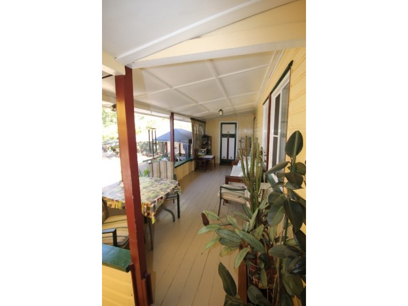 5 Wooburn Street, Dalby QLD 4405