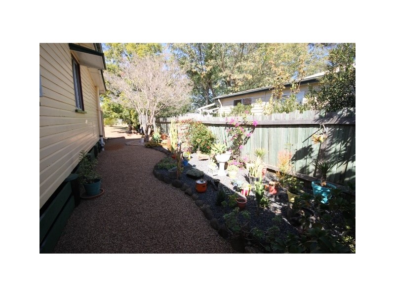 5 Wooburn Street, Dalby QLD 4405
