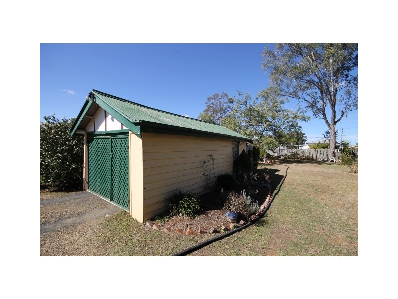 5 Wooburn Street, Dalby QLD 4405
