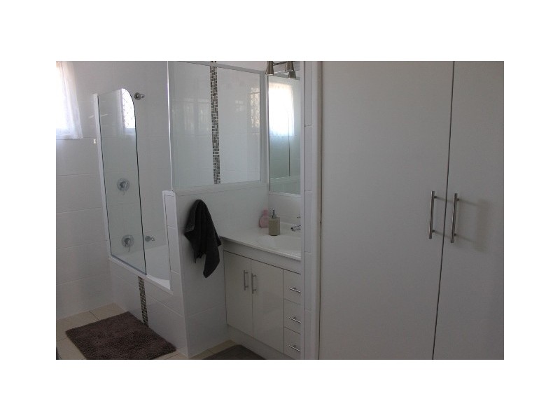 30 Weale Street, Dalby QLD 4405