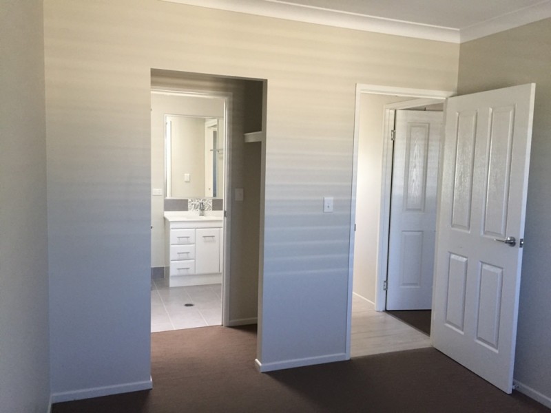 2/39 Nicholson Street, Dalby QLD 4405