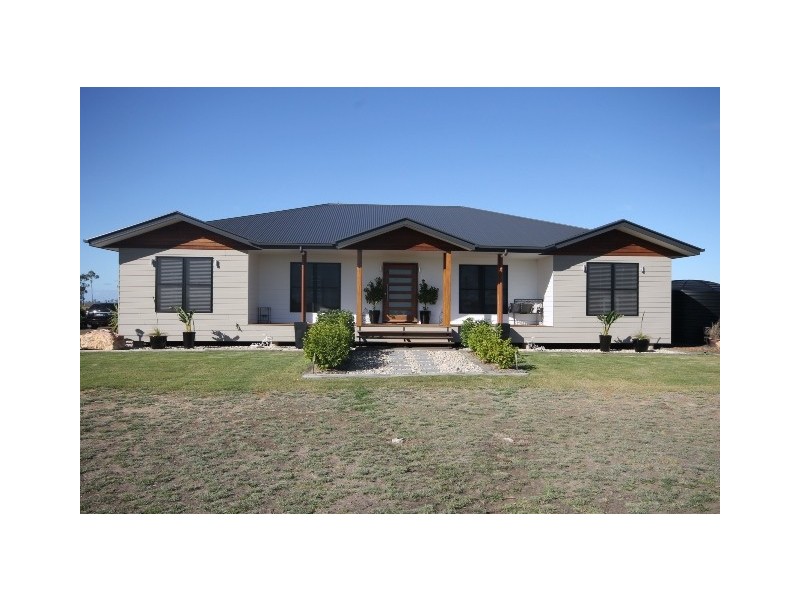 127 Southern Cross Dr, Dalby QLD 4405