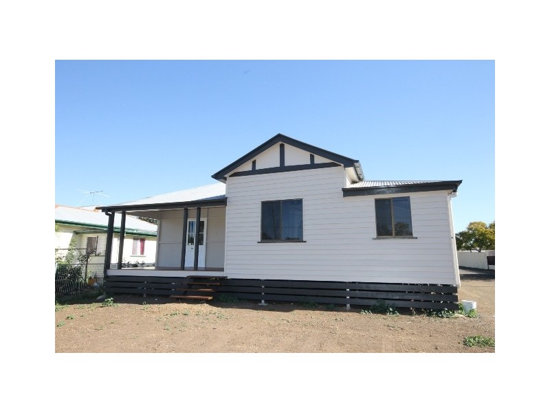 124 Condamine Street, Dalby QLD 4405