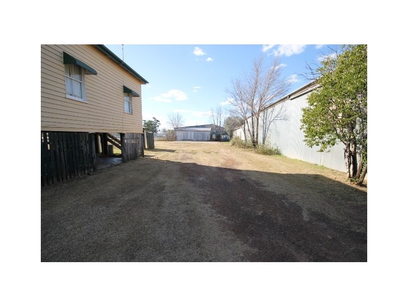 1 Dan Street, Dalby QLD 4405