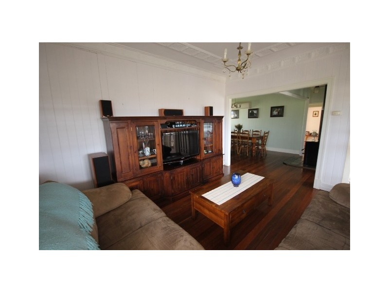 11 Sandalwood Ave South, Dalby QLD 4405