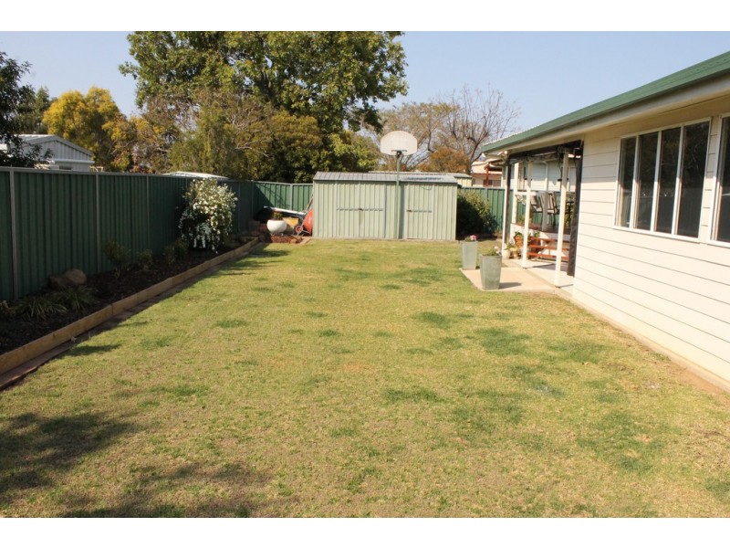 8 Delma Court, Dalby QLD 4405