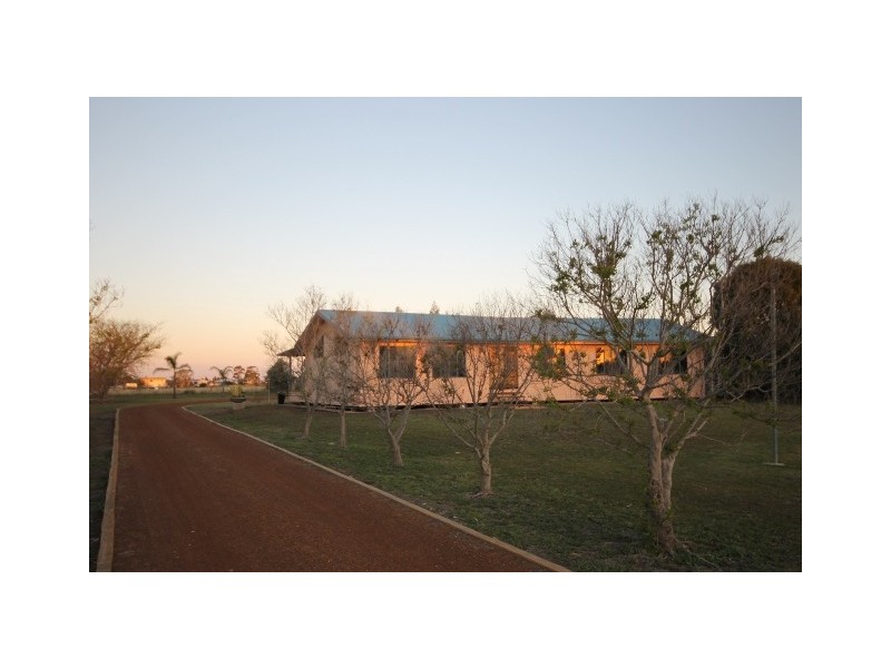 15 Banksia Street, Dalby QLD 4405