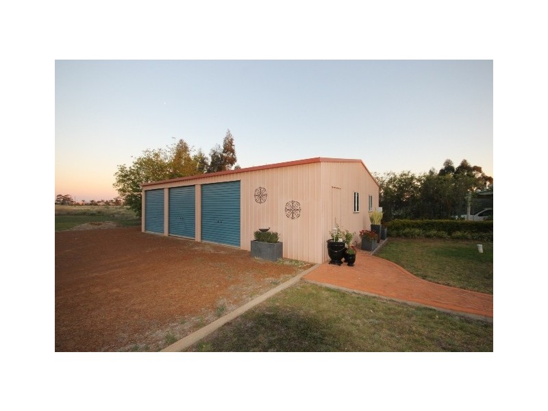 15 Banksia Street, Dalby QLD 4405