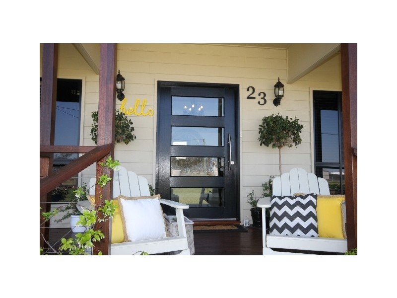 23 Southern Cross Drive, Dalby QLD 4405