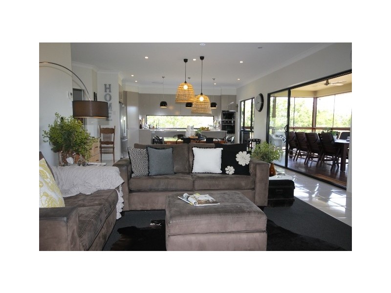 23 Southern Cross Drive, Dalby QLD 4405