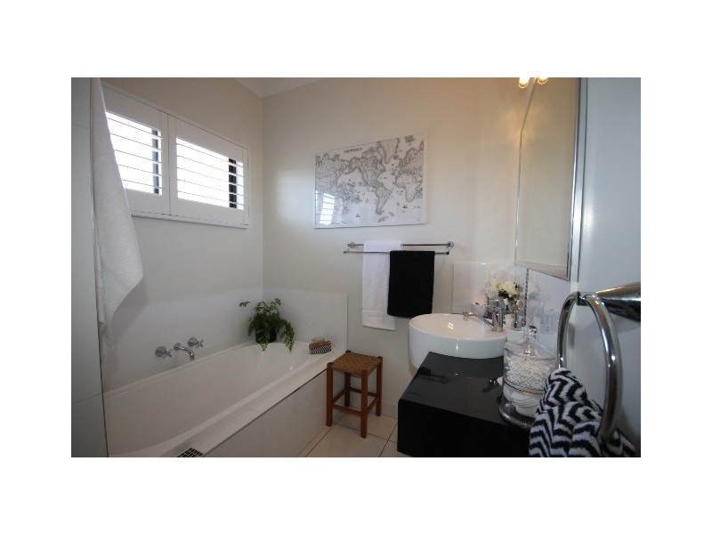 23 Southern Cross Drive, Dalby QLD 4405