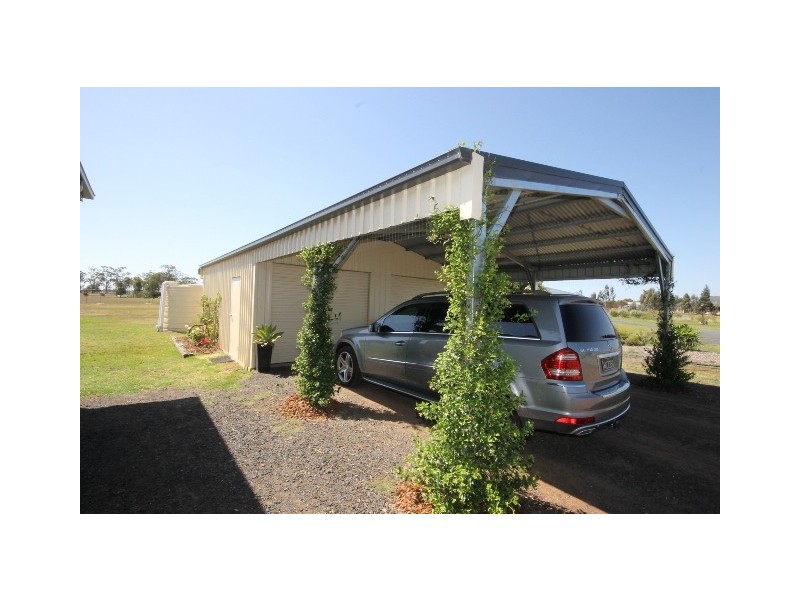 23 Southern Cross Drive, Dalby QLD 4405