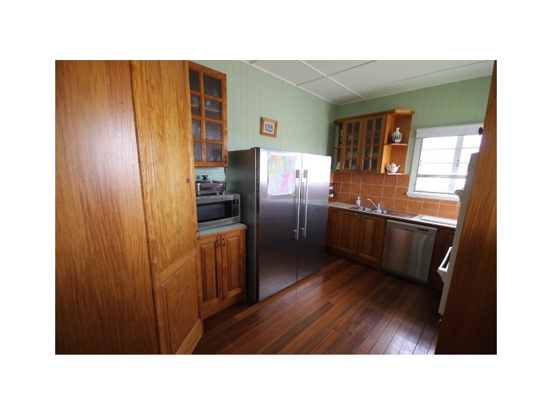 11 Sandalwood Ave South, Dalby QLD 4405