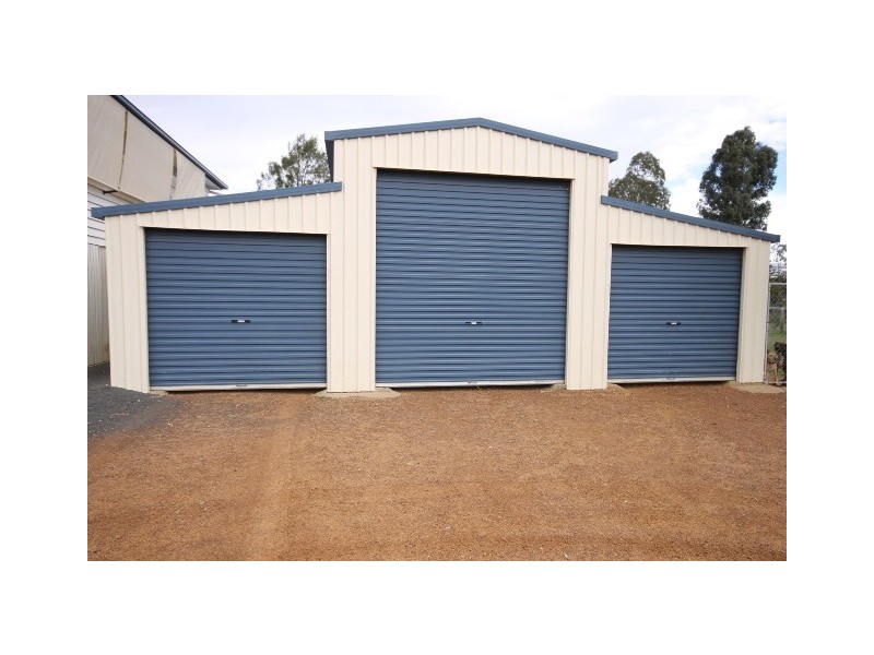 11 Sandalwood Ave South, Dalby QLD 4405