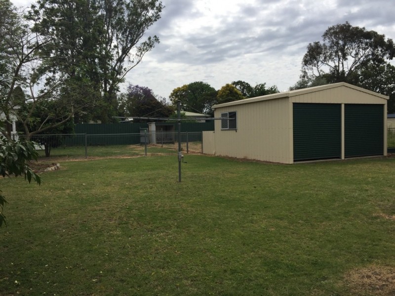 11 Taylor Street, Cecil Plains QLD 4407