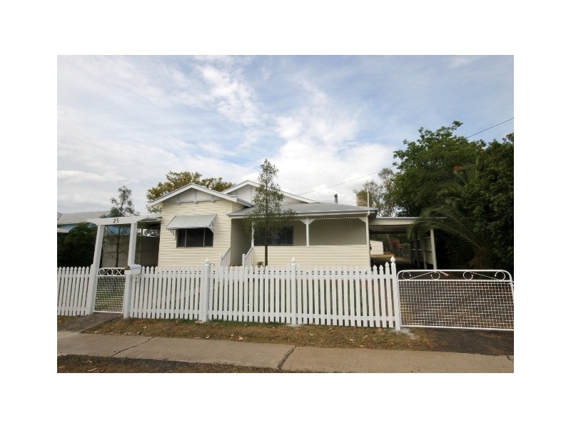 25 Patrick Street, Dalby QLD 4405