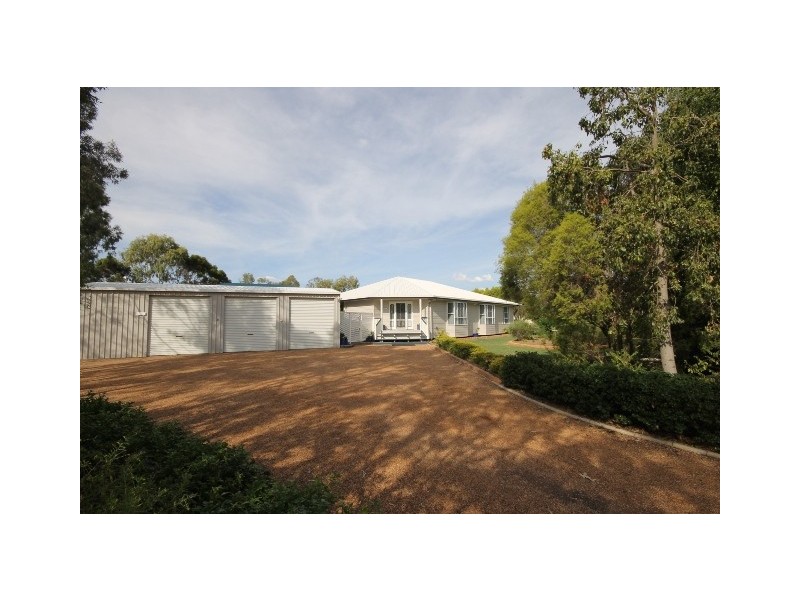 12 Wattle Avenue, Dalby QLD 4405
