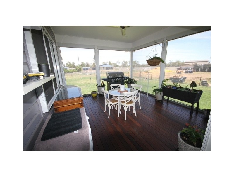 14 Henderson Street, Dalby QLD 4405