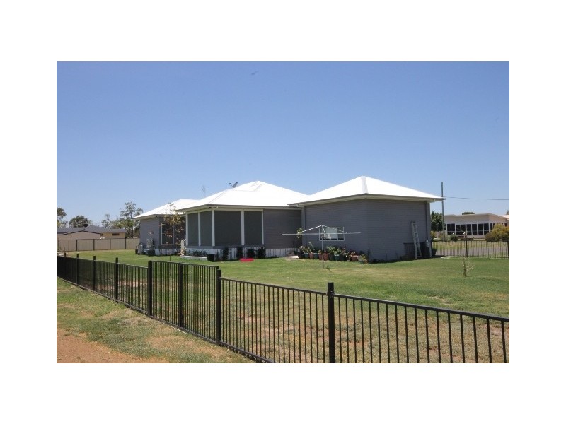 14 Henderson Street, Dalby QLD 4405